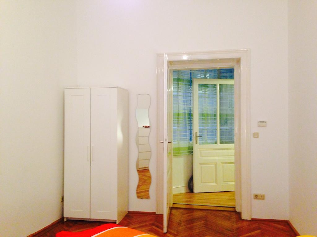 Apartment Opera 1 Виена Екстериор снимка